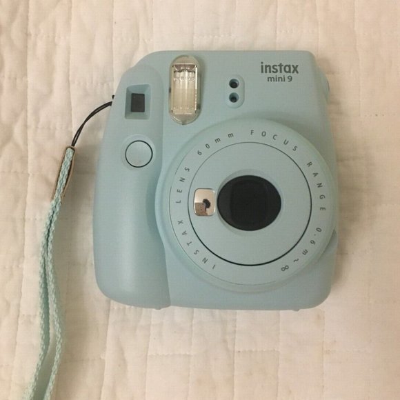 Fujifilm Instax Mini 9 Instant Camera w/ Case & Strap - Ice Blue - Picture 2 of 5